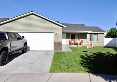 Main picture of 2107 N Triumph Ct