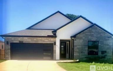 Main picture of 911 Smokey Oak Dr