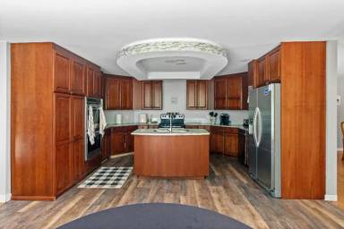 Main picture of 80 Ravens Croft Rd