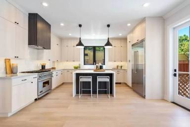 Main picture of 358 Iris St
