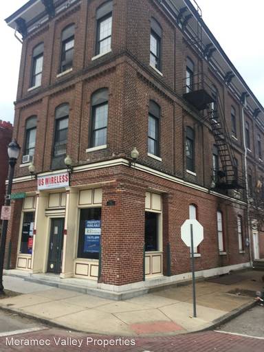 Main picture of 104 W Courtois St