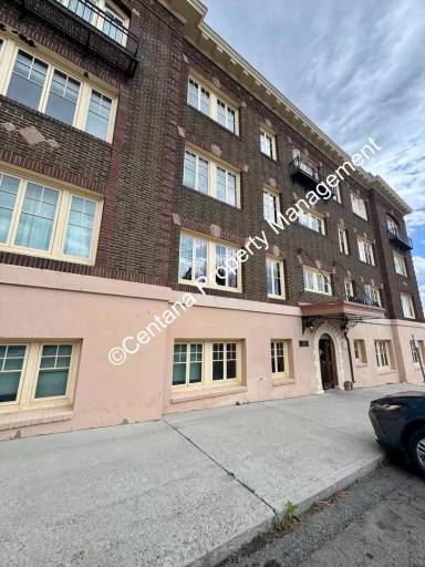 Main picture of 230 S Washington St