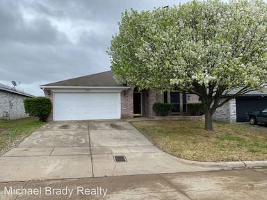 Main picture of 2421 Concina Way