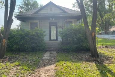 Main picture of 742 NE Twiss Ave