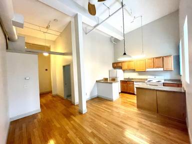 Main picture of 130 King Rd E