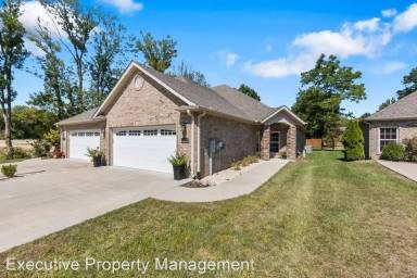 Main picture of 2936 Shadow Wood Ln