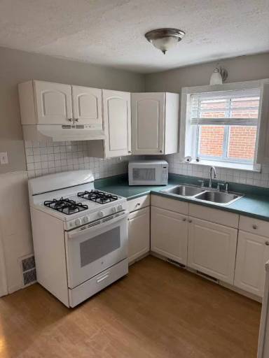 Main picture of 7245 Bruno Ave