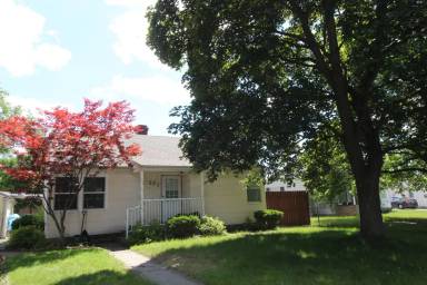 Main picture of 222 E Birch Rd