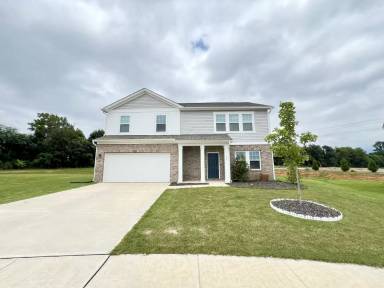 Main picture of 324 McClellan Trl
