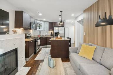 Main picture of 805 W Bradley Pl
