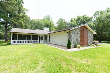 Main picture of 110 Deerfield Rd