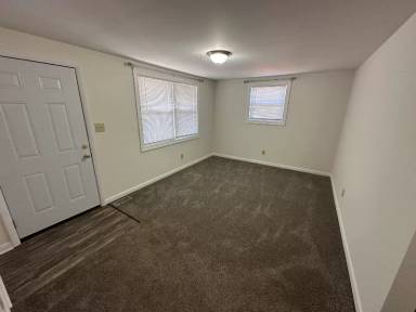 Main picture of 1121 Northwest Blvd