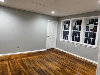 Main picture of 45 Lafayette St