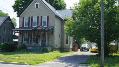 Main picture of 836 Leray St