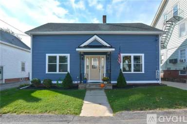 Main picture of 23 Meadow Ave