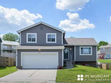 Main picture of 4610 S 178th St
