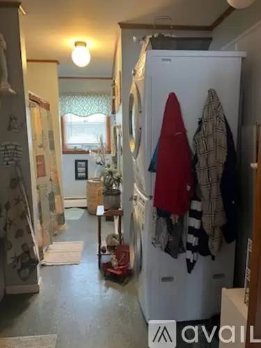 Main picture of 760 Jewett Ave