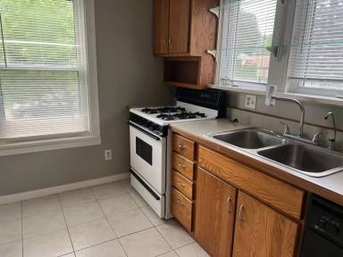 Main picture of 1504 W Logan St