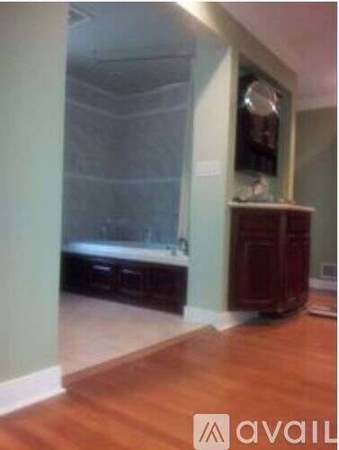 Main picture of 600 Glenforest Rd
