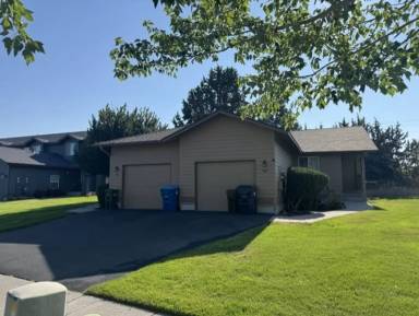 Main picture of 782 NE Savannah Dr