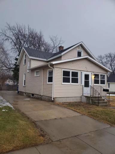 Main picture of 830 Grand St