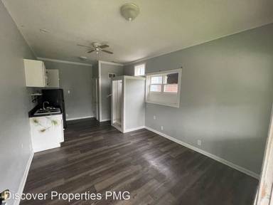 Main picture of 2545 S Meridian St