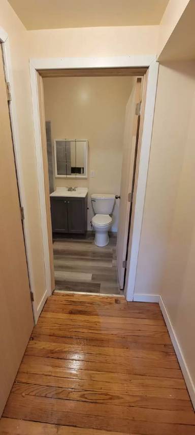 Main picture of 2804 W Kilbourn Ave