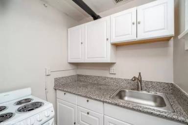 Main picture of 1170 N Logan St