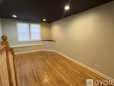 Main picture of 6968 N Greenview Ave