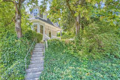 Main picture of 3855 S Brandon St