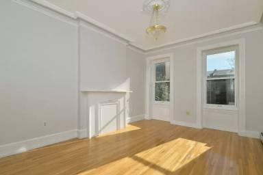 Main picture of 109 Erie St