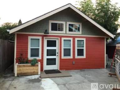 Main picture of 5841 NE 19th Ave