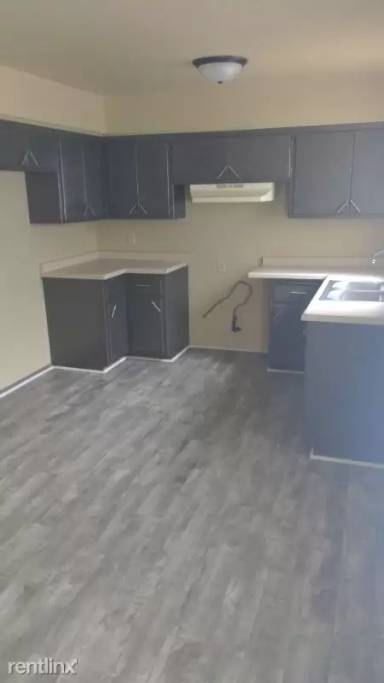 Main picture of 7047 N 43rd St