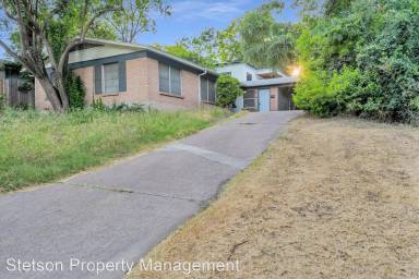 Main picture of 1912 Fairlawn Ln
