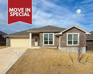 Main picture of 820 Paseo del Plata