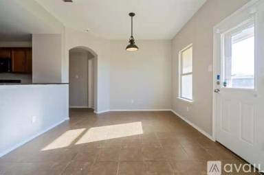 Main picture of 2041 Shady Glen Trl