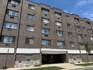 Main picture of 7650 W Altgeld St