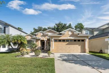 Main picture of 9833 Oak Crest Rd