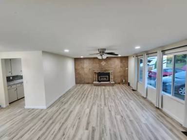 Main picture of 950 SE 6th Ave