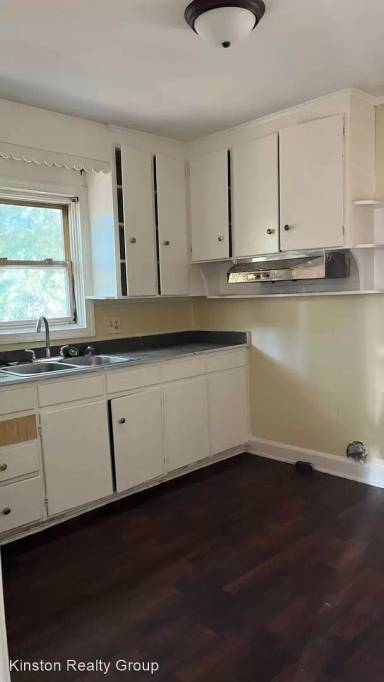 Main picture of 202 N Rochelle Blvd