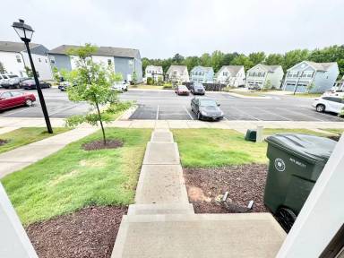 Main picture of 984 Anchor Way