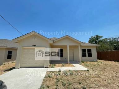 Main picture of 1860 Forest Trl