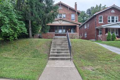 Main picture of 7230 Forsyth Blvd