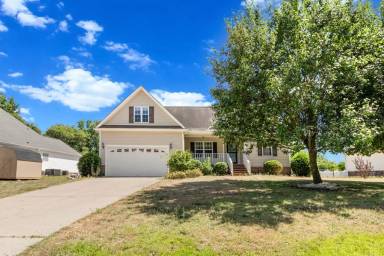 Main picture of 412 Johnson Branch Rd