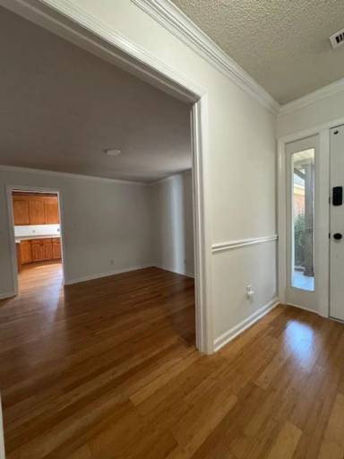 Main picture of 305 Glen Oak Dr