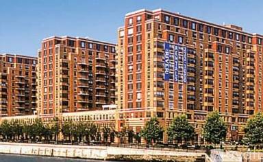 Main picture of 77 River St