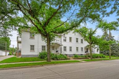 Main picture of 3101 E 31st St