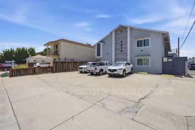 Main picture of 4674 Bancroft St