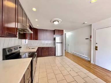 Main picture of 2011 College Point Blvd