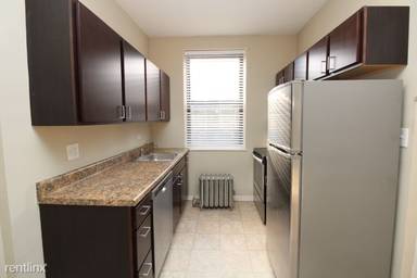 Main picture of 801-13 W Cornelia Ave